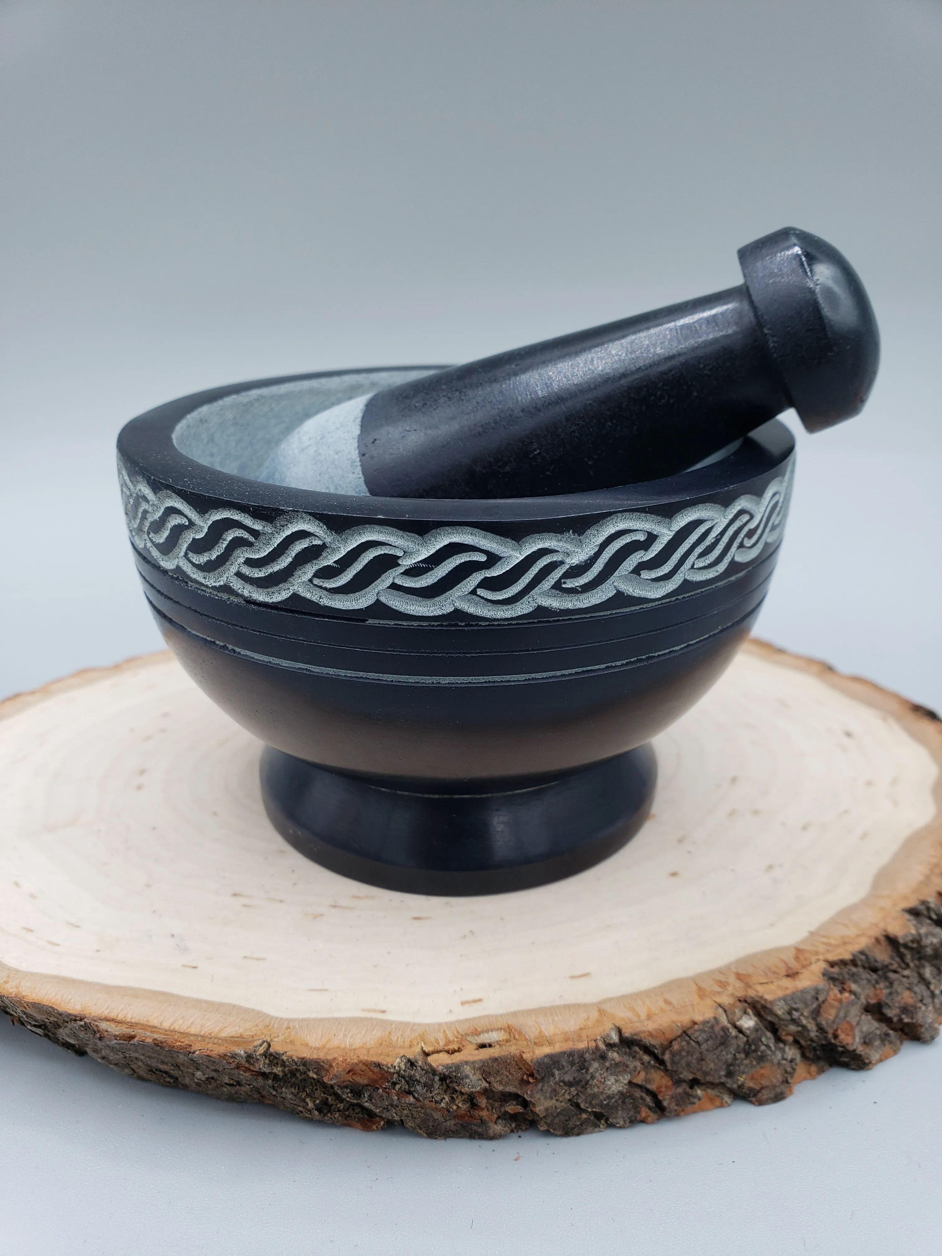 CELTIC MORTAR & PESTLE - BLACK